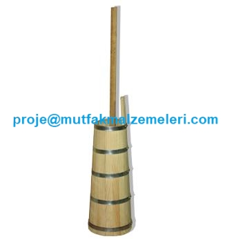 Tereyağı Yapma Fıçısı:Çam ağacından yapılmış tereyağı yapma fıçısının imalatı kaliteli çam ağacından yapılmış olup tereyağlarınızı kolay ve lezzetli şekilde yapma imkanı sunar - Tereyağı yapma fıçısı satışı 0212 2370759